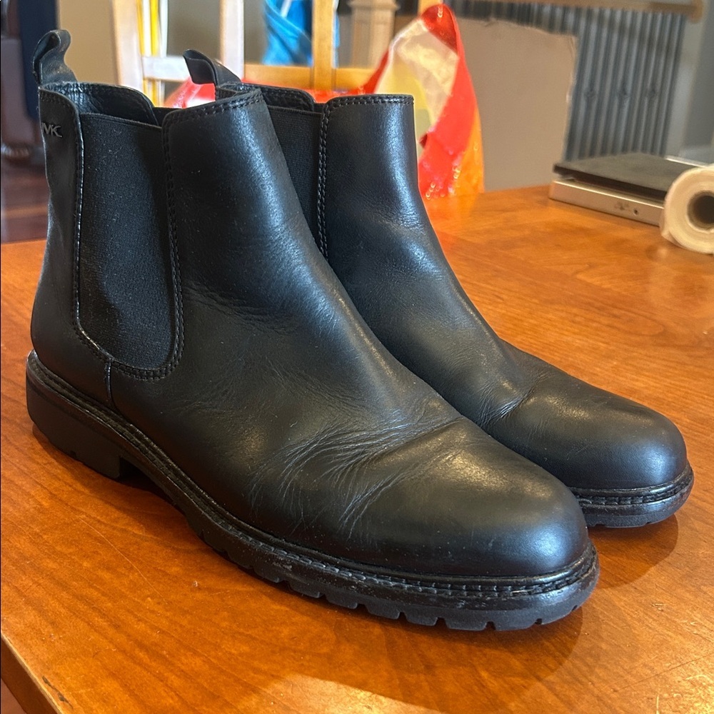 Michael Kors Hudson black size 8.5 Leather Boots